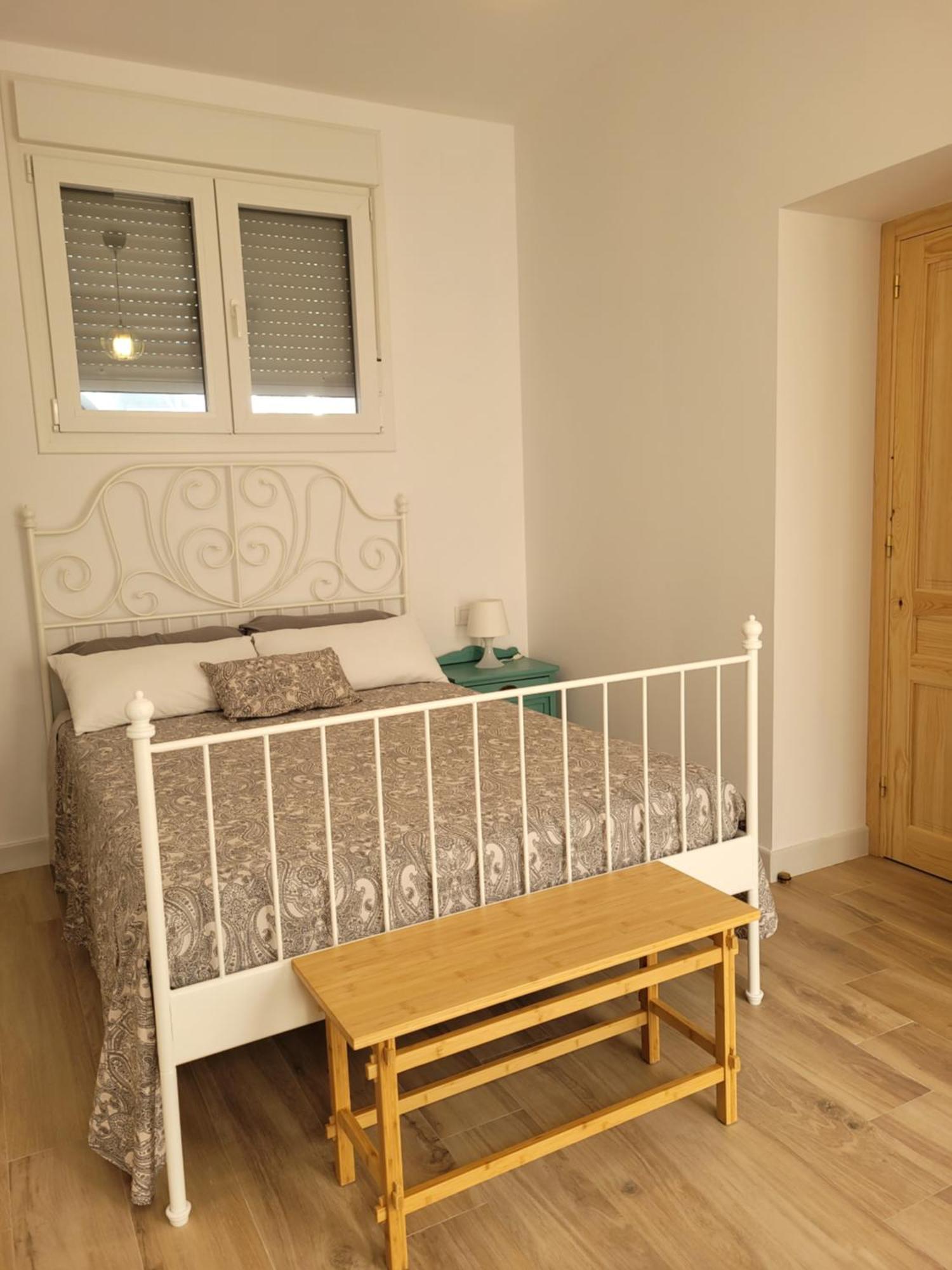 Apartamento Con Wifi, Patio Y Garaje Privado Alcalá de Guadaira Exterior photo